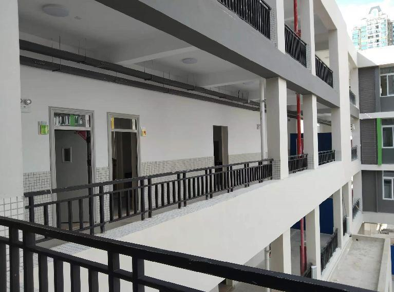 米兰春天小学